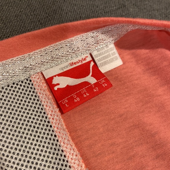 Woman’s PUMA top! 💞 - Picture 5 of 8